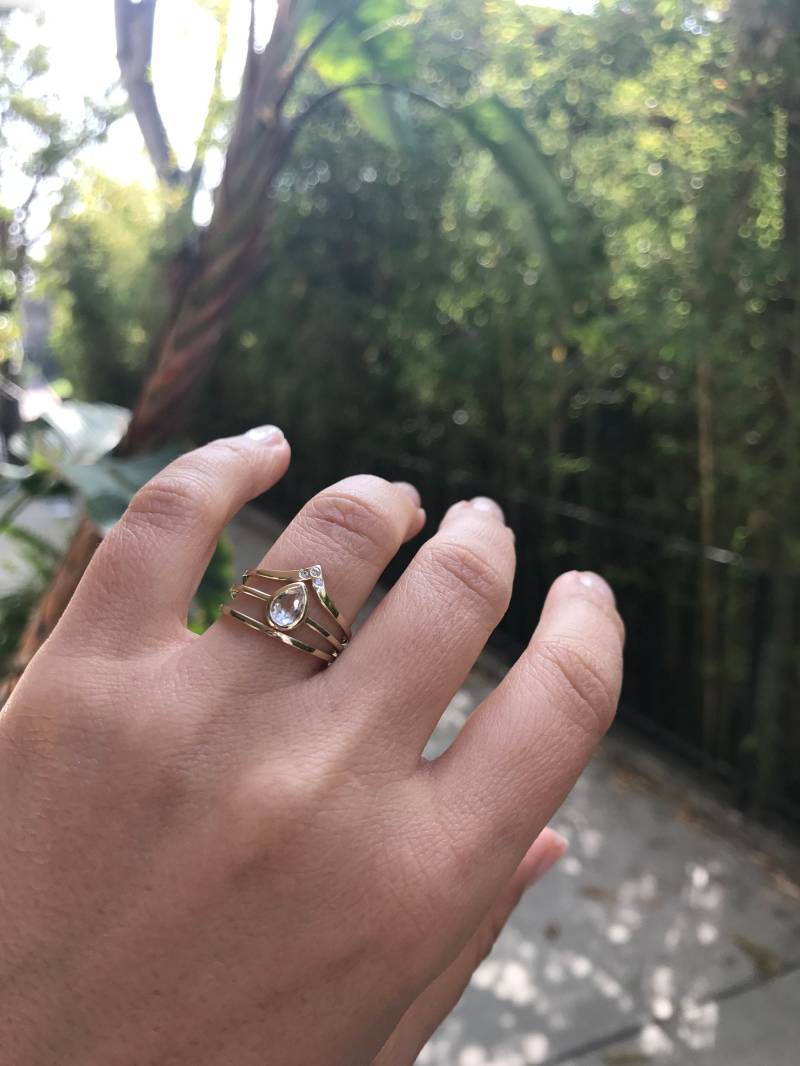 14K Gold Ring Weiß Topas Birne Form Engagement Stapeln Zarte von ChicJoaillerie