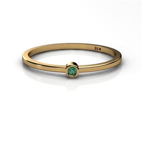 14K Gold Smaragd Ring Grün Stein Birthstone Stapeln Zarte Astrologie von ChicJoaillerie