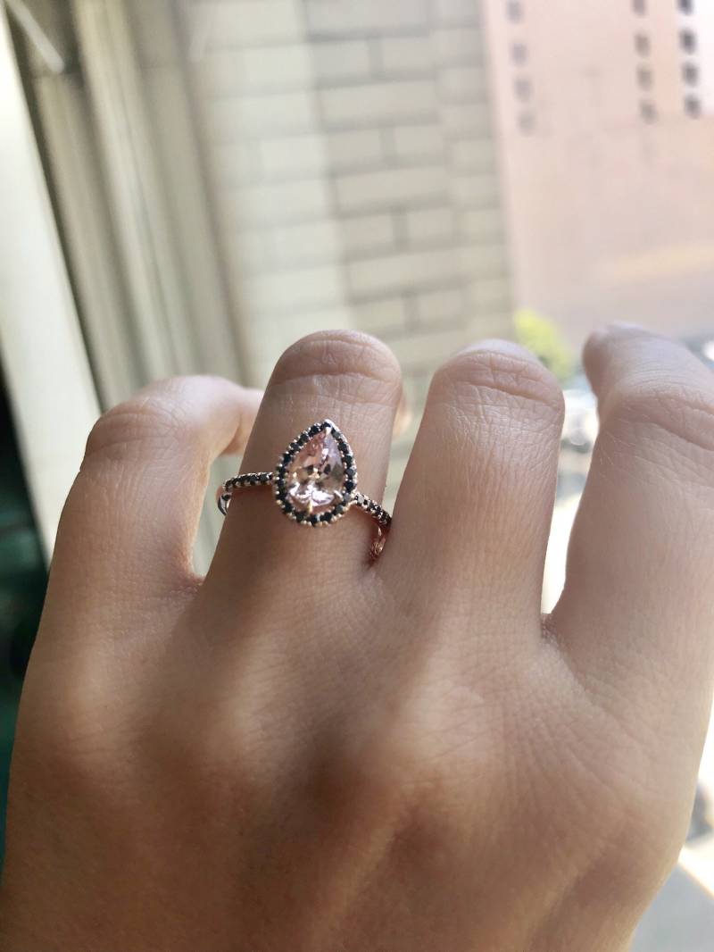 Birne Morganit Verlobungsring 14K Rose Gold Einzigartige Schmuck Ehering Black Diamond Halo Birne Morganit Verlobungsring 14K Rose Gold Einzigartige Schmuck Ehering Black Diamond Halo von ChicJoaillerie