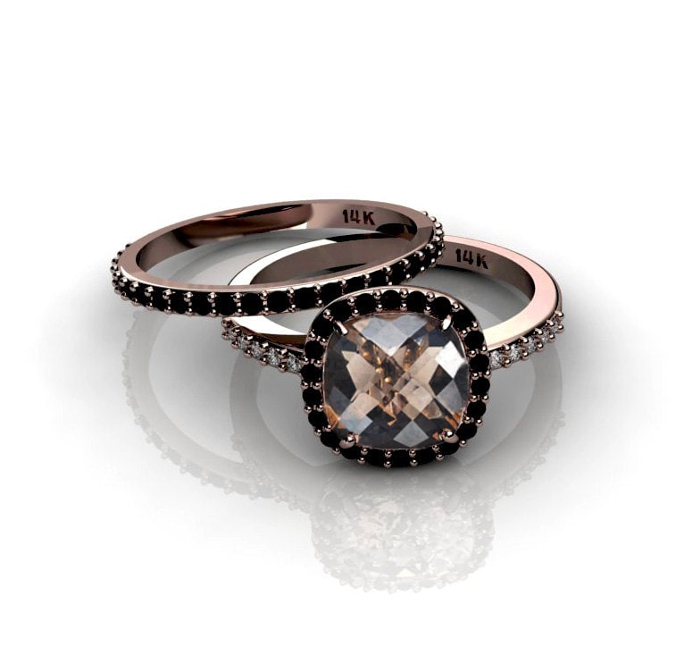 Einzigartiger Verlobungsring 14K Rosegold Schwarze Diamanten Kissen Hochzeitsvorschlag Einzigartiger Verlobungsring 14K Rosegold Schwarze Diamanten Kissen Hochzeitsvorschlag von ChicJoaillerie