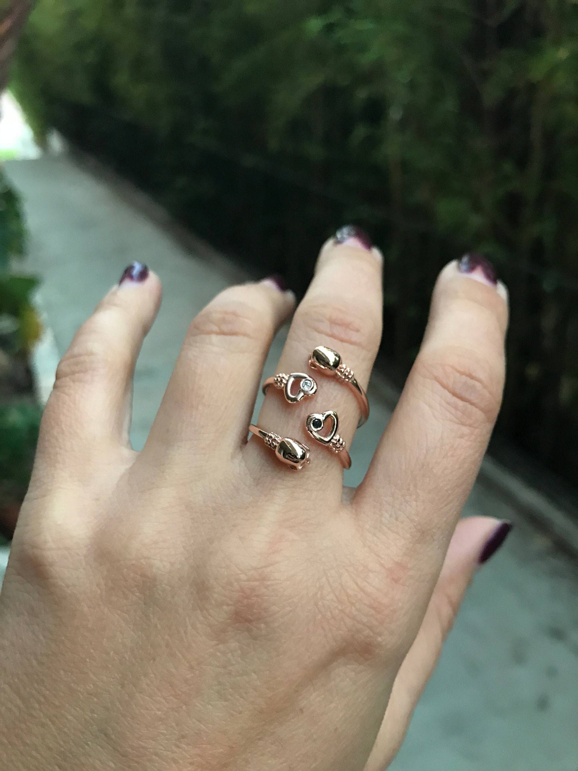 Rose Gold Totenkopf Ring, Gothic Diamant Herz, Black Diamond Stacking Band von ChicJoaillerie