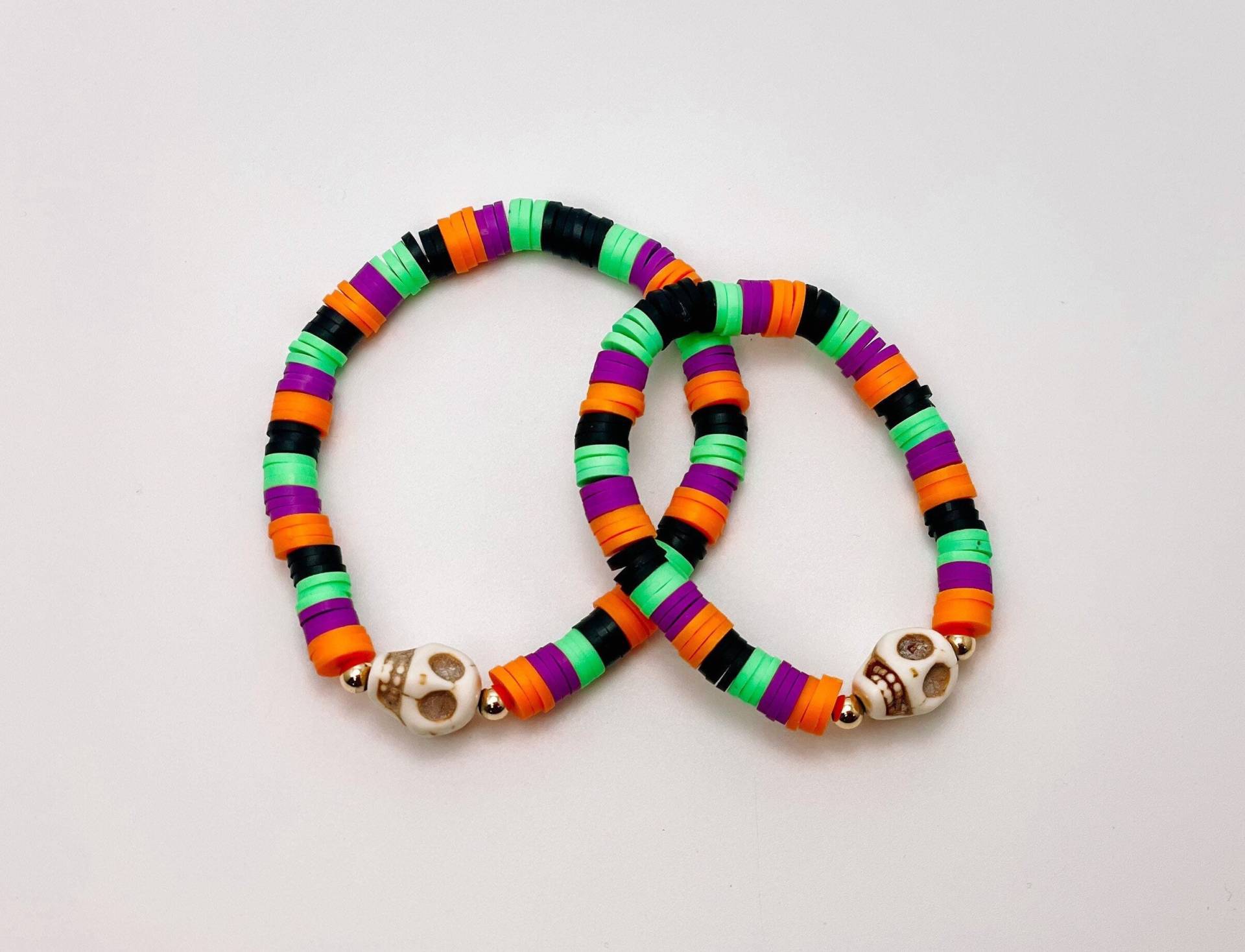 Totenkopf Armband, Halloween Heishi Herbst Mommy & Me Skull Totenkopf Armband, Halloween Heishi Herbst Mommy & Me Skull von ChicMamaCreations