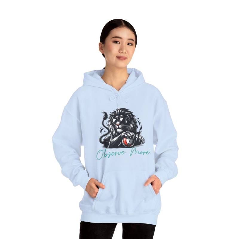 Löwe Mit Ball Unisex Hoodie Gildan 18500 - Finden Sie Ihre Innere Stärke, Löwen-Sweatshirt, Löwen-Liebhabergeschenkwachvolle Löwe-Kleidung von ChicVelvet