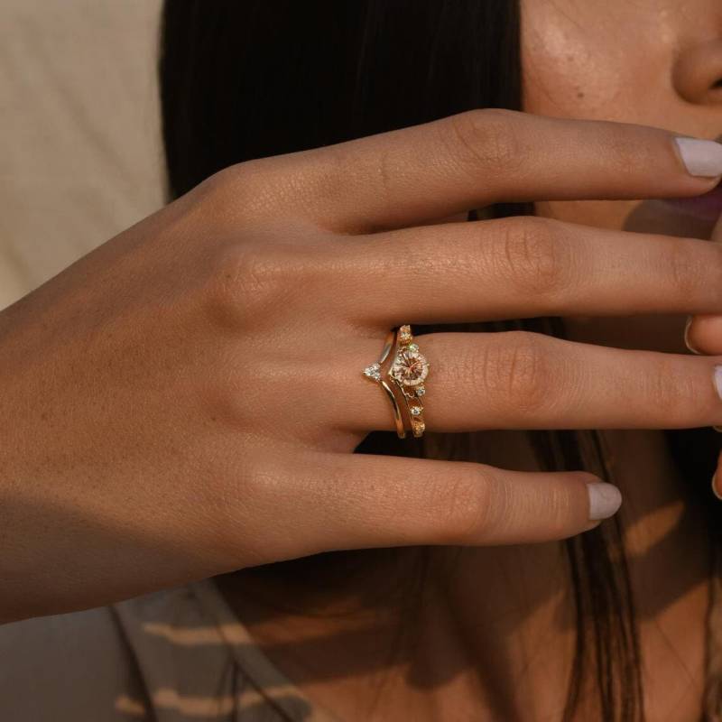 14K Gold Sunstone Verlobungsring Set, Braut Hochzeit Art-Deco-Brautjungfer Stapelring Kronenform Tiara Gebogene Nesting Ring Set von ChicVidaFineJewelry