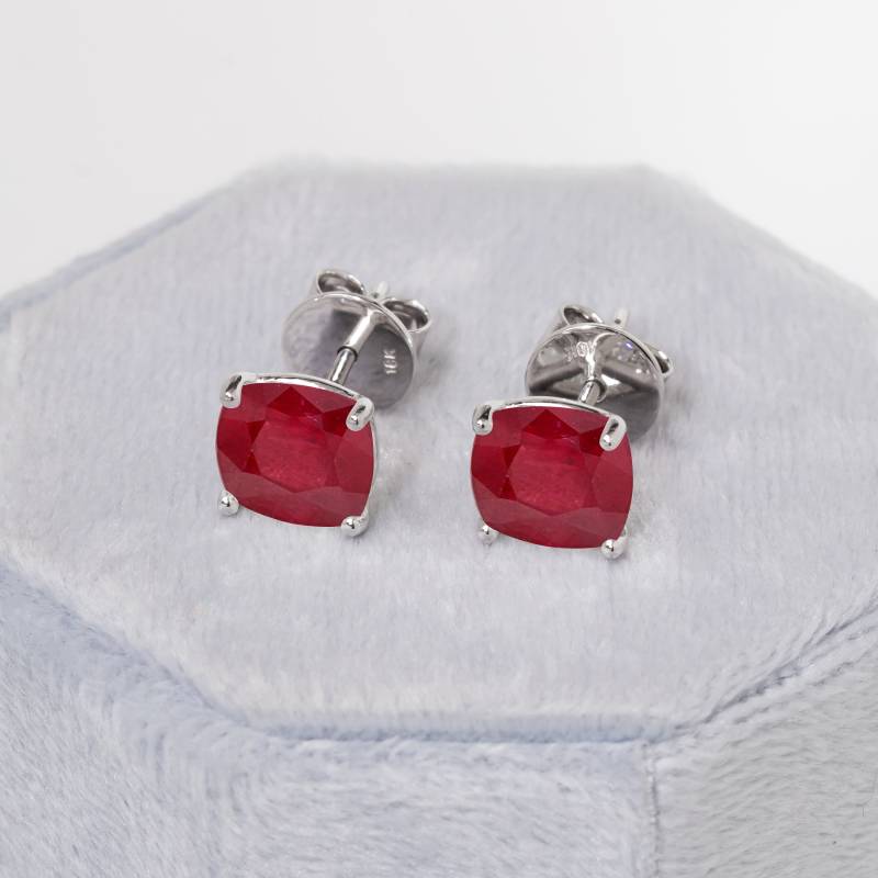 Elegante Rubin Solitär Ohrstecker Ohrringe, 14K Solid Gold Minimal Handgefertigte Birthstone Push Back Ohrstecker, Frauen Schmuck Geschenk von ChicVidaFineJewelry