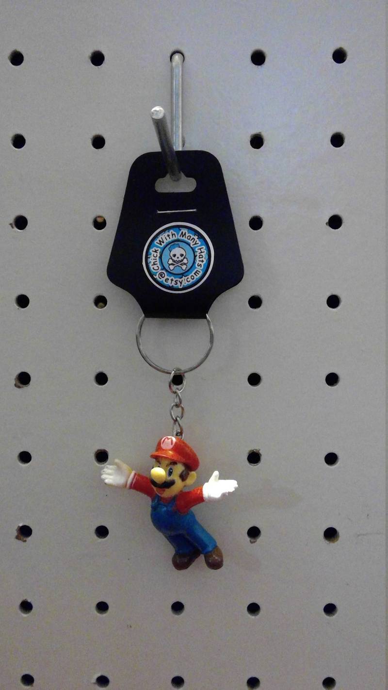 Super Mario Bros. Inspiriert Keychain/Kart Party Videospiel Arcade Nintendo Nes Retro Rainbow Road Goomba von ChickWithManyHats