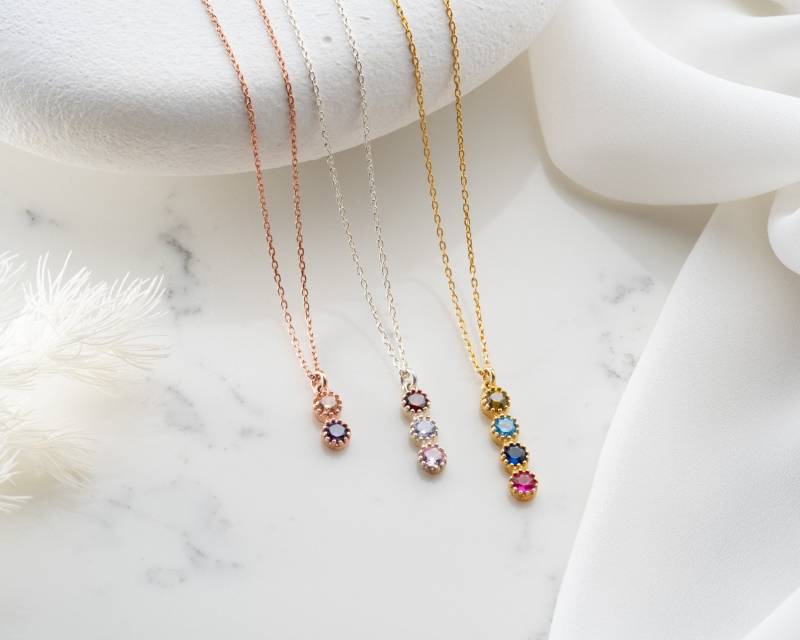 Minimalistic Geburtsstein Kette, Personalisierte Familie Halskette, Geschenke Mütter, Halskette Oma, Gift For Her von ChicsJewelry