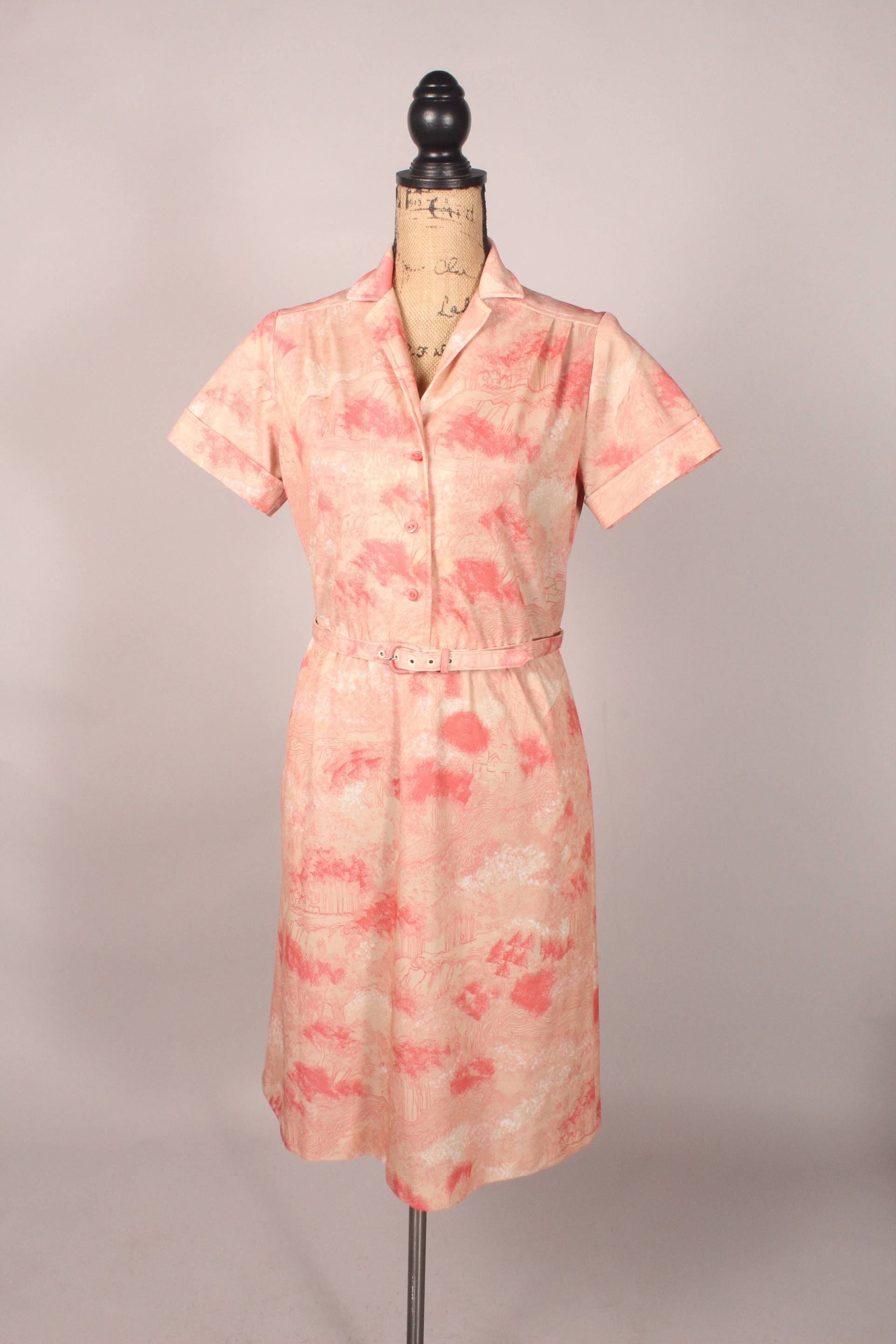 70Er Jahre Kleid Vintage Pink Orange "Haus' Print Mit Gürtel & Taschen Größe L Bis 34" Taille von ChiffonLounge