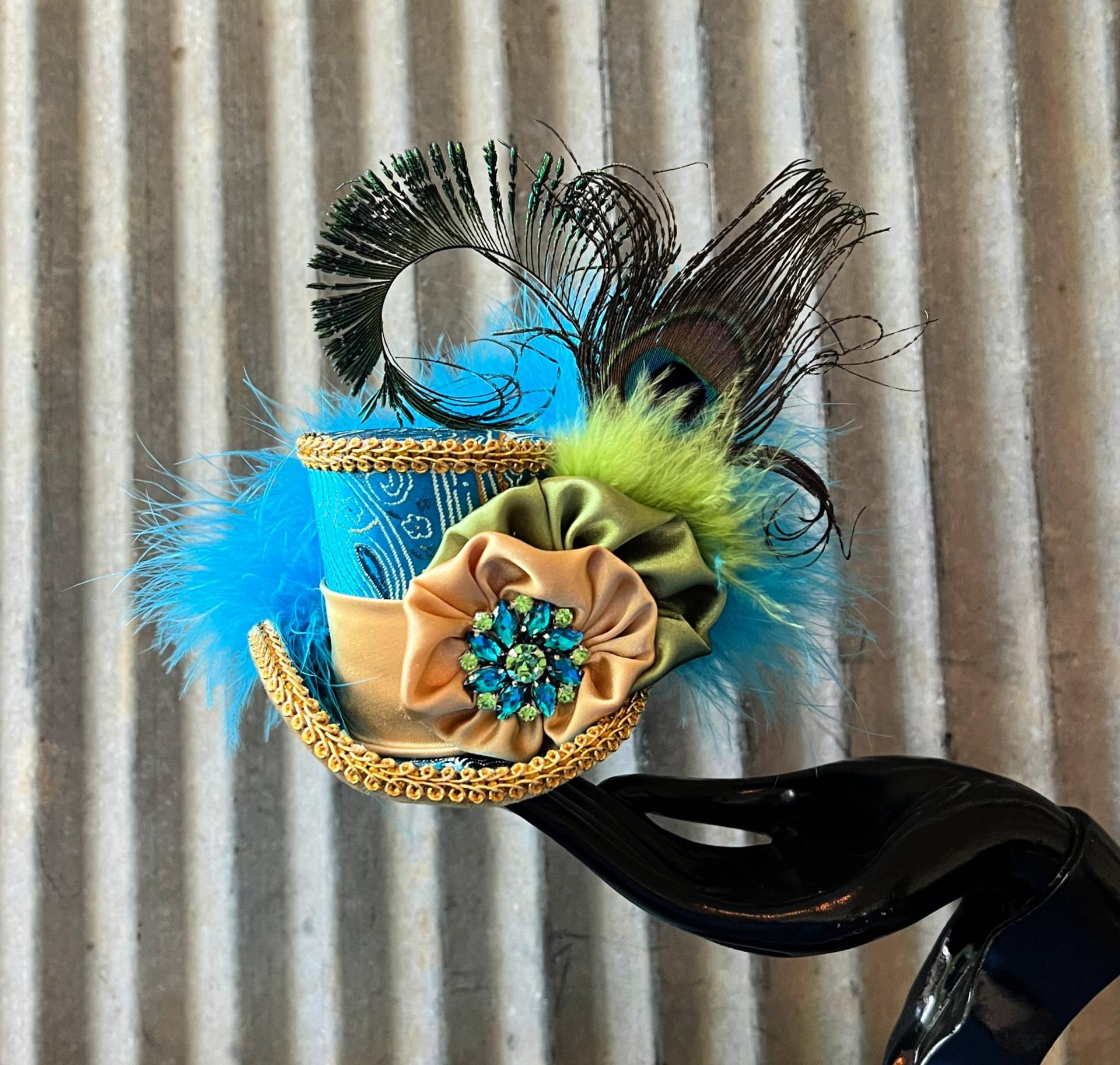 Micro Mini Zylinder, Türkis Und Gold Hut, Kentucky Derby Mad Hatter Alice Im Wunderland Gala Zylinder Neujahrshut von ChikiBird