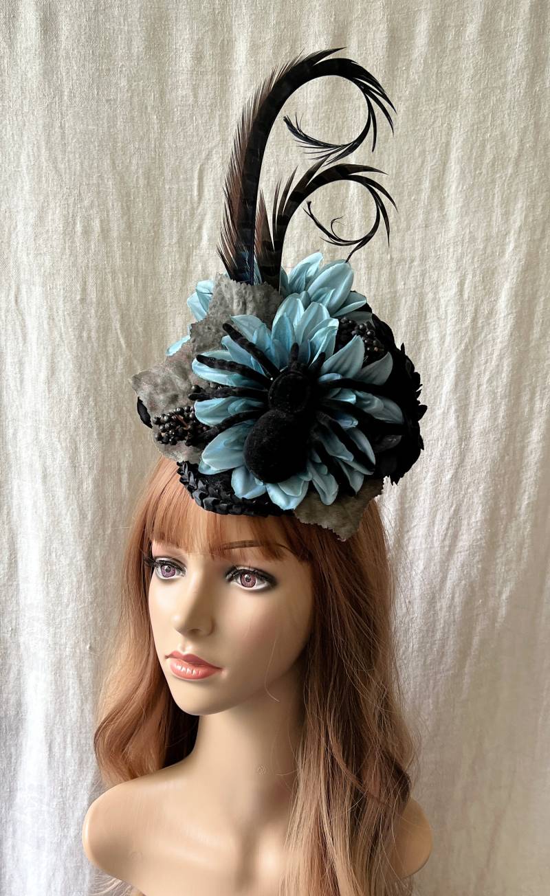 Spinnen Hut, Halloween Fascinator, Tarantel Blau Schwarz Tropfen Arachnophobie Creepy Insekt Spinnen Hut, Halloween Fascinator, Tarantel Blau Schwarz Tropfen Arachnophobie Creepy Insekt von ChikiBird
