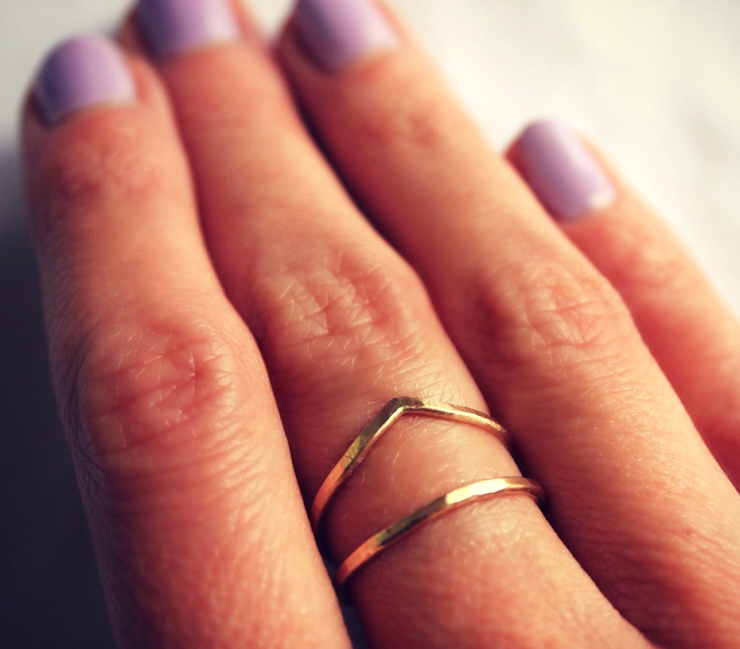 14K Gold Filled Stapelring Set - Gehämmerte Goldringe, Chevron Ringe, Gehämmert Und von ChildrenofFlowers