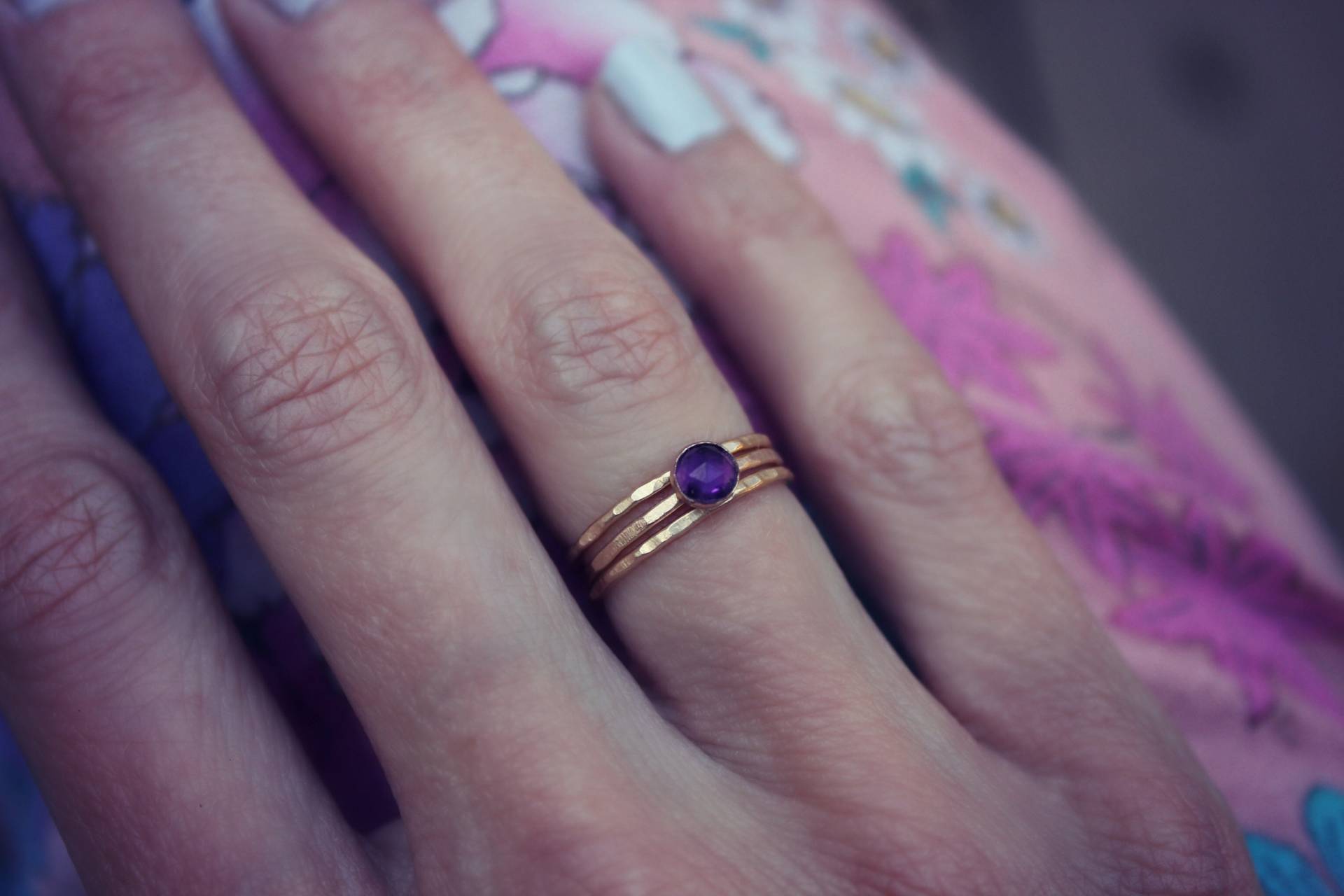 Gold Amethyst Ringset - Stapelringe, 3Er Set Ringset, 14K Gold Filled Ringe, Februar Geburtsstein von ChildrenofFlowers