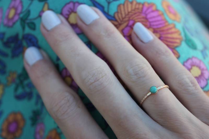 Gold Türkis Stapelring -Schmale Goldring, Und Ring, 14K Gold Filled Ring Gold Türkis Stapelring -Schmale Goldring, Und Ring, 14K Gold Filled Ring von ChildrenofFlowers