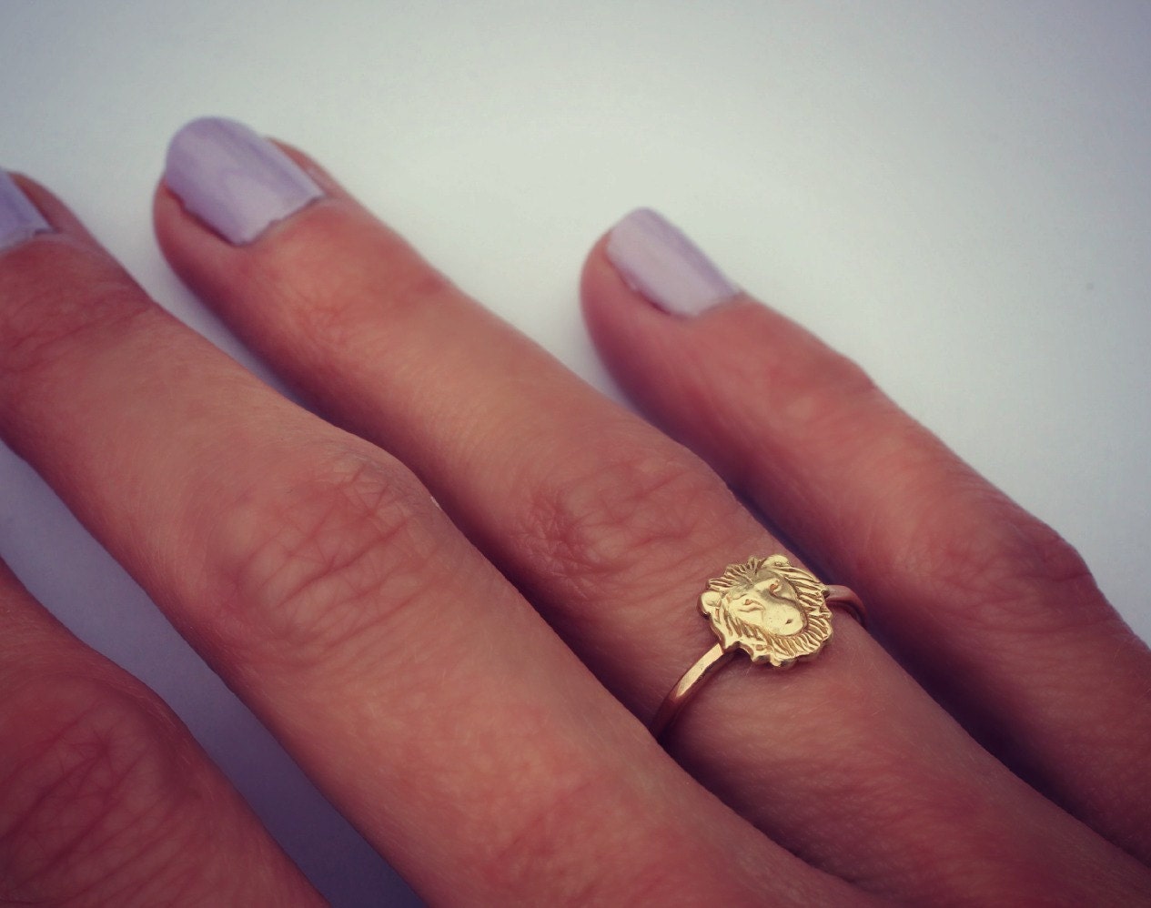 Goldring ∙ Löwenring Gold Filled Ring Tierring Rustikales Band, Geschenke Unter 30 von ChildrenofFlowers