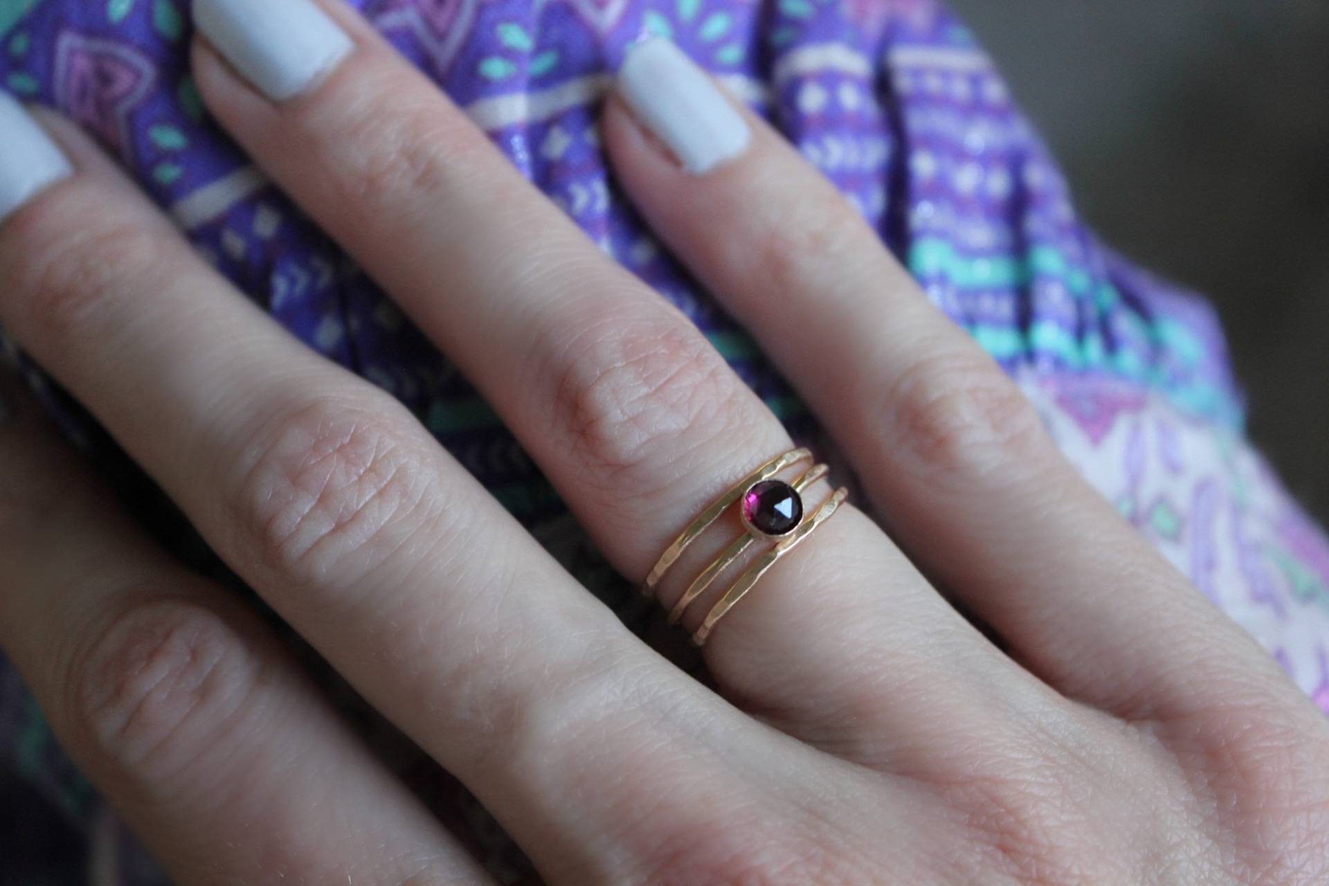 Granat Ring Set, Gold Stapelring, 3Er Set Ringe, Midi 14K Gold Filled Geschenke Für Frauen von ChildrenofFlowers