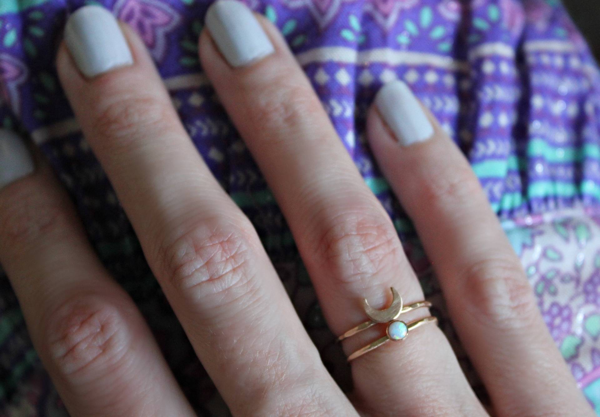 Halbmond Ring, Opal Ring - Ringset, Mondstein Gold Stapelringe 14K Gold Filled Ringe, Oktober Geburtsstein von ChildrenofFlowers