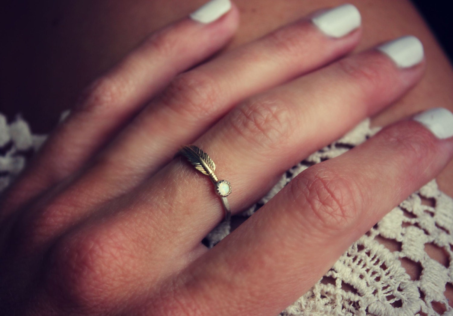 Opalring, Federring, Sterlingsilberring, Stapelring, Midiring, Stapelbarer Ring von ChildrenofFlowers