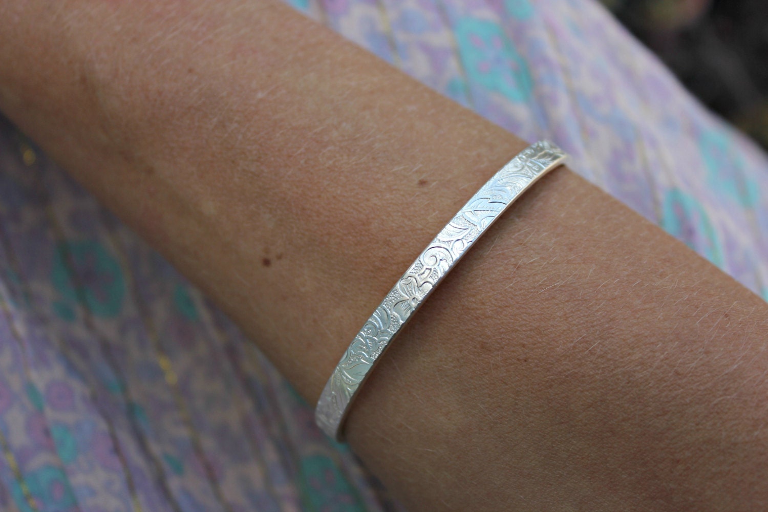 sterling Silber Armreif, Gestempelt Armband, Manschette, Blumen Für Sie, Manschette Armbänder Frauen von ChildrenofFlowers