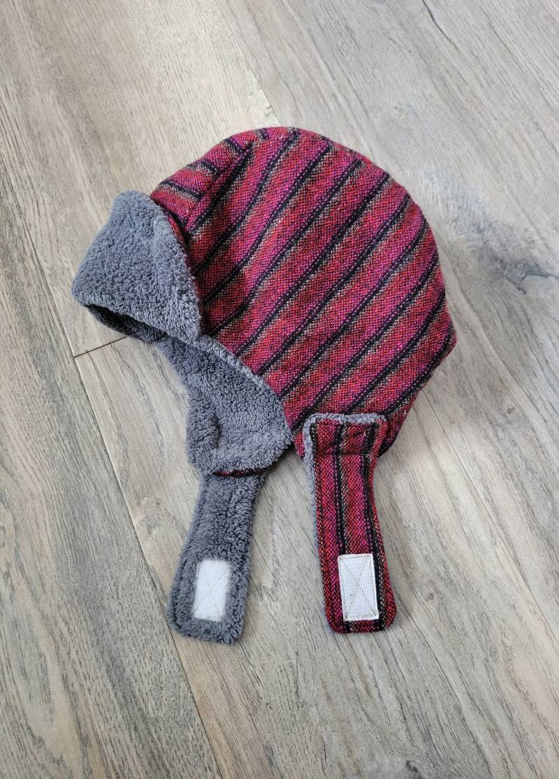 Wolle Baby Trappermütze Rot Gestreifte Fleece Gefütterte Wintermütze | 9-12 Monate Wolle Baby Trappermütze Rot Gestreifte Fleece Gefütterte Wintermütze | 9-12 Monate von Childslife