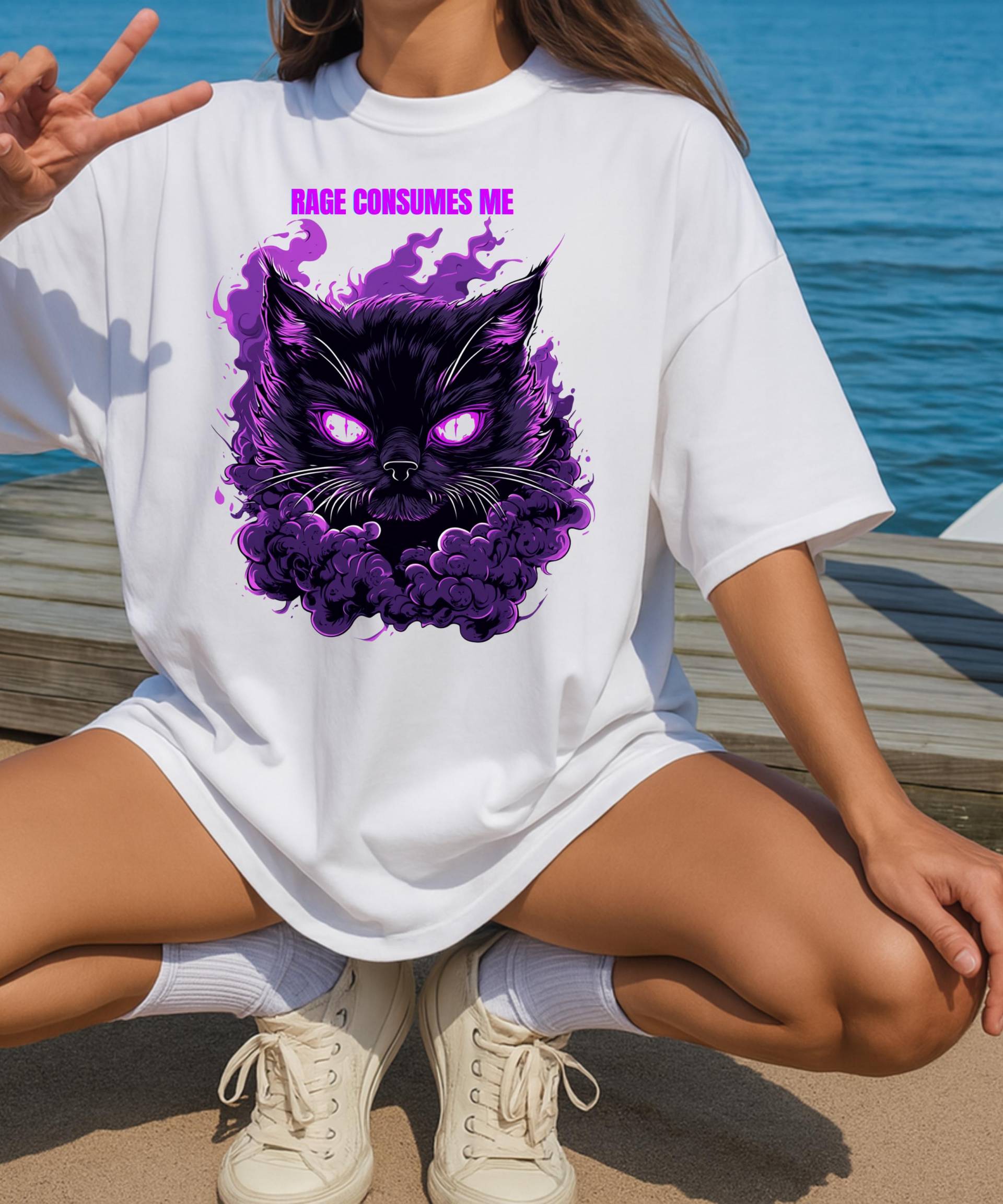 Rage Consumes Me Katze T-Shirt, Y2K Steamwave Stil, Neon Lila Glühen, 90Er Jahre Retro Grafik T-Shirt Rage Consumes Me Katze T-Shirt, Y2K Steamwave Stil, Neon Lila Glühen, 90Er Jahre Retro Grafik T-Shirt von ChillChaosLab