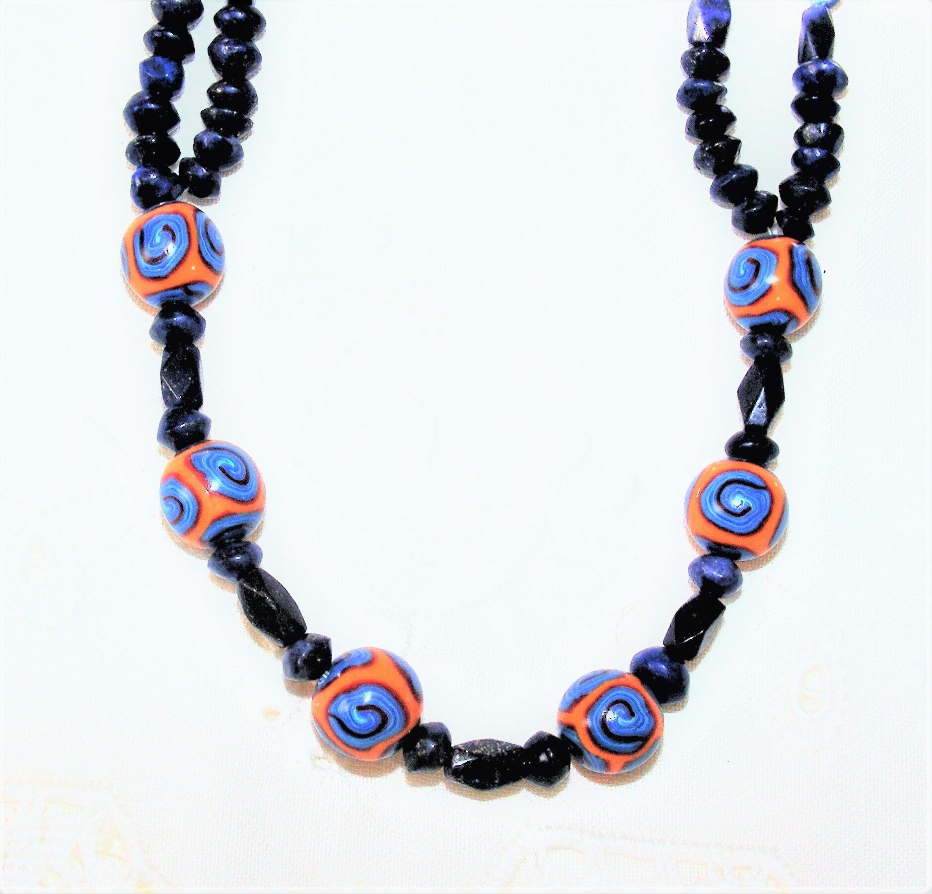 Handgemachte Tonperlenkette Lapis Lazuli & Aventurin-Edelsteine Handgemachte Tonperlenkette Lapis Lazuli & Aventurin-Edelsteine von ChillasWalkBoutique