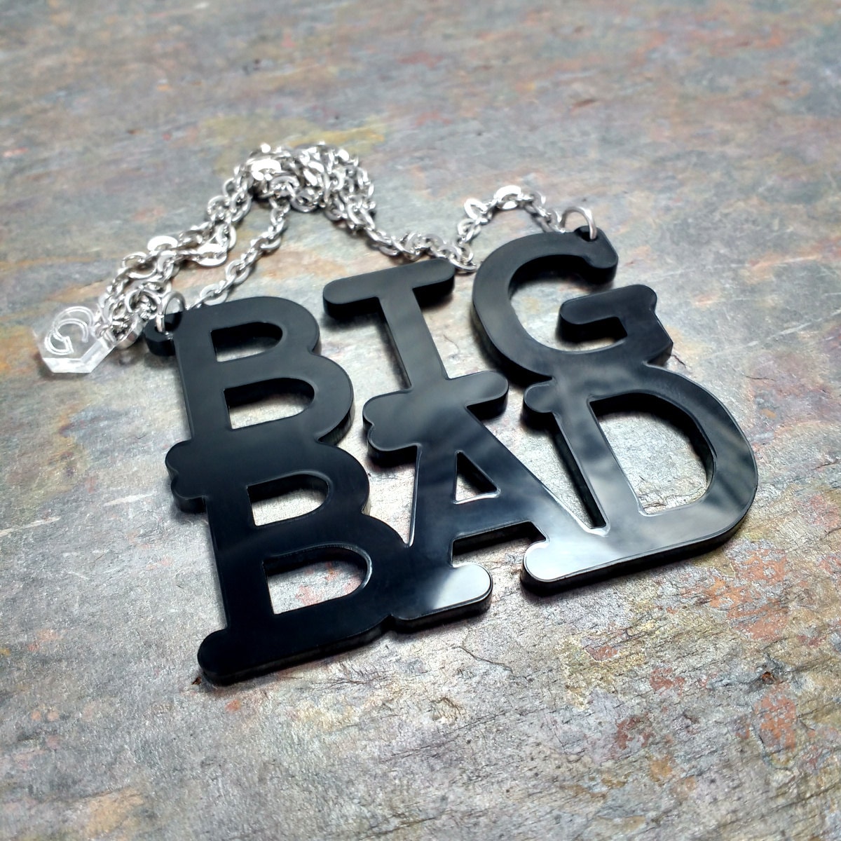 Big Bad - Slayer Inspirierte Halskette Mit Laser Schnitt von ChimericGarnish