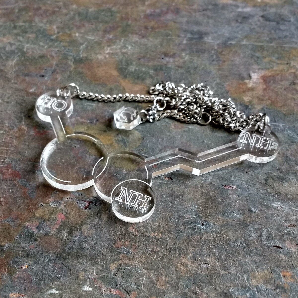 Laser Geschnitten Serotonin Molekül Halskette Acryl Neurotransmitter Schmuck von ChimericGarnish