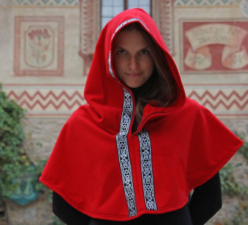 Rotkäppchen-Umhang Silberfarbene Borte, Für Larp Und Cosplay von ChimericalDragonfly