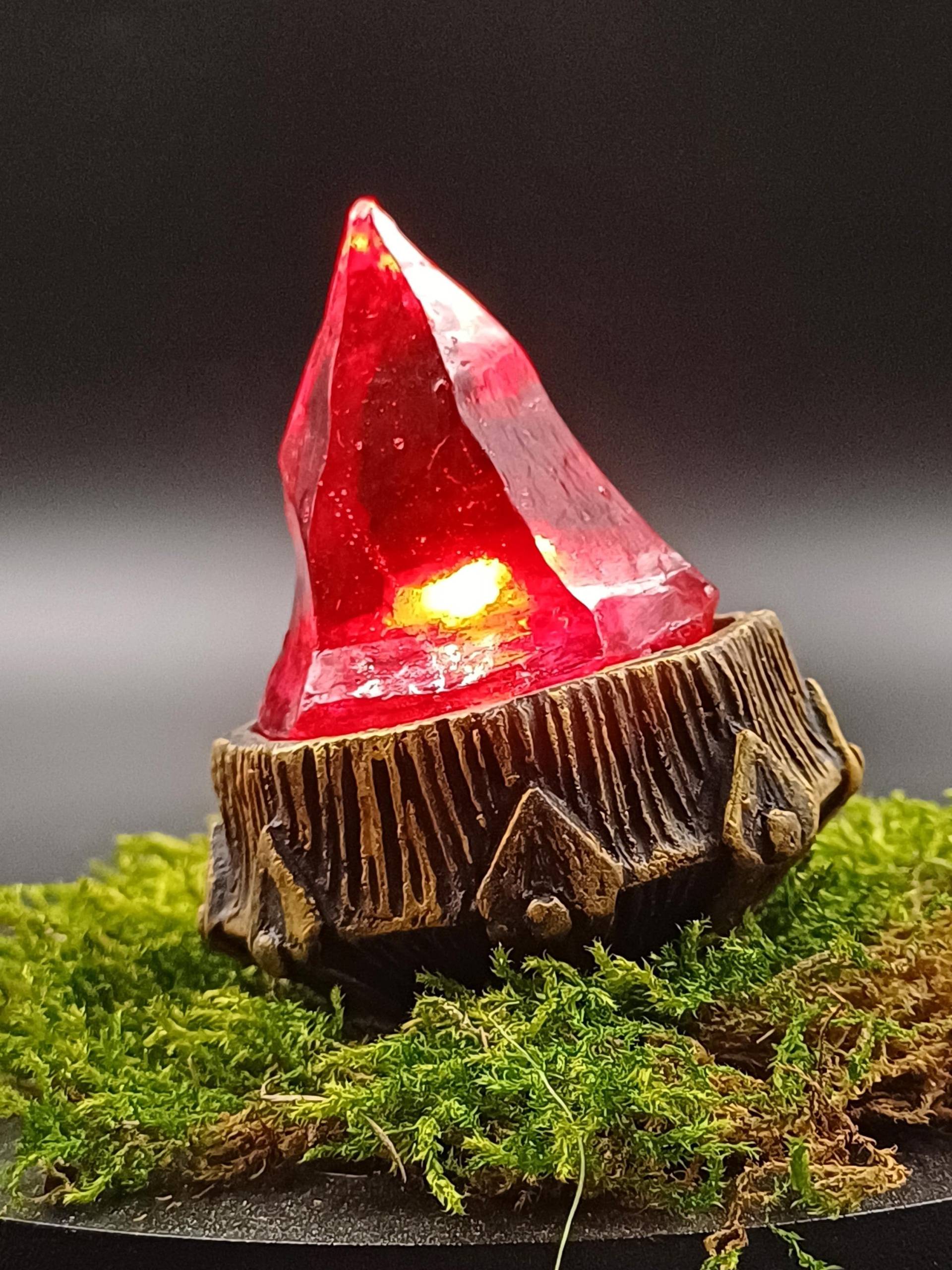 Wunderkammer Glowing Crystal Prop Leuchtende Cosplay Larp-Dekoration von ChimericalDragonfly