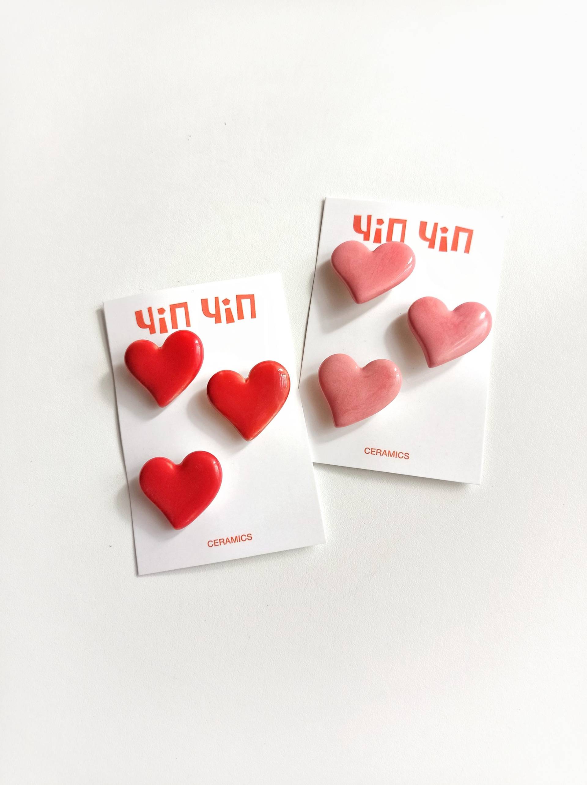 Herzen Handgemachte Keramik Brosche | 3Er-Set, Valentinstag Herzen Handgemachte Keramik Brosche | 3Er-Set, Valentinstag von ChipChipCeramics