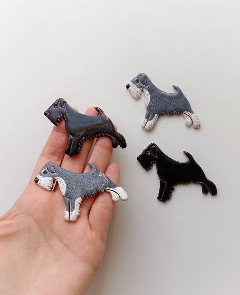 Zwergschnauzer Handgemachte Keramik Brosche Zwergschnauzer Handgemachte Keramik Brosche von ChipChipCeramics