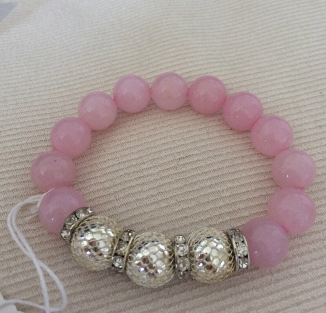 Roze Quarz Armband Mit Dekorativen Perlen Und Kristall Pflastern Abstandhalter Roze Quarz Armband Mit Dekorativen Perlen Und Kristall Pflastern Abstandhalter von ChiqAffair