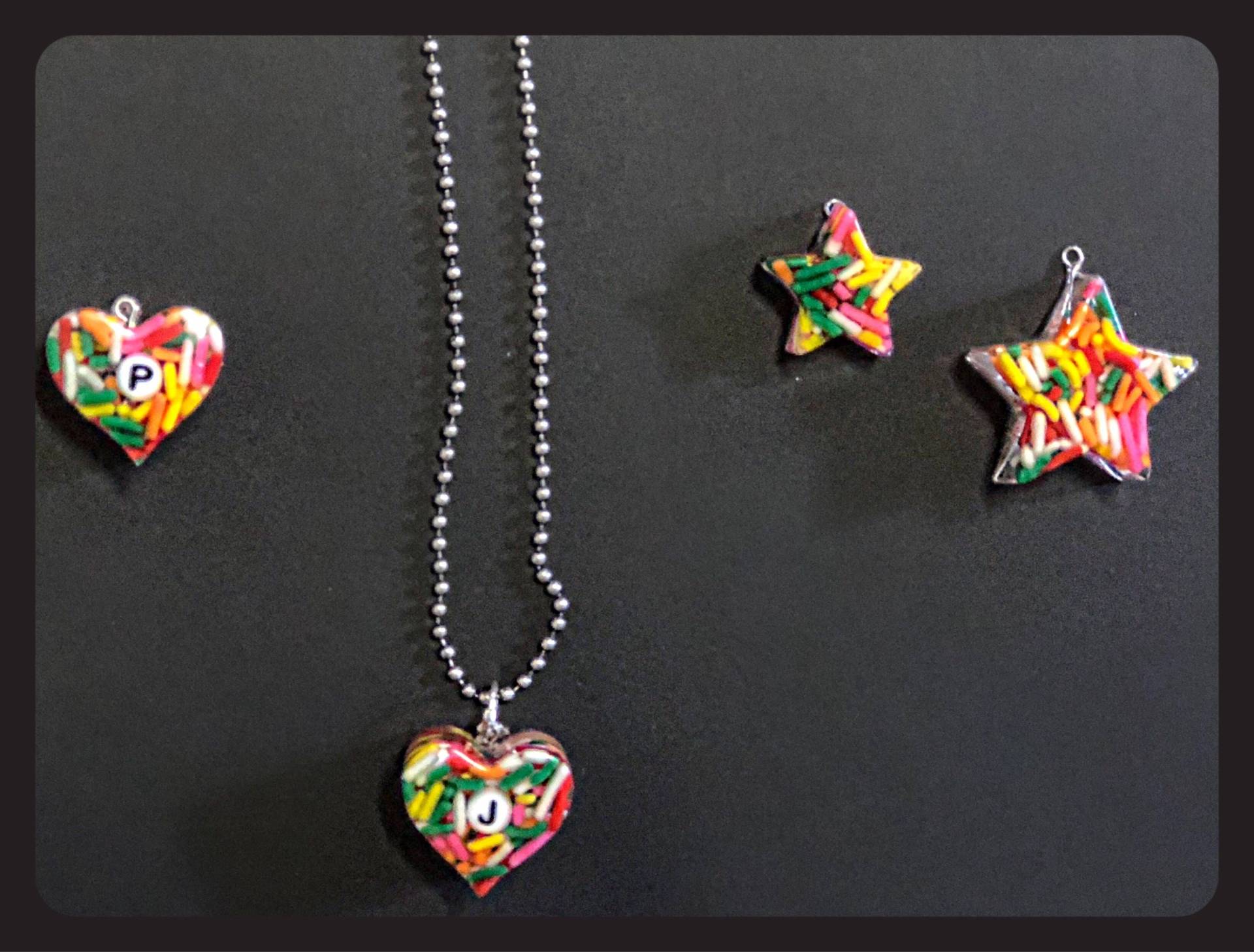 Candy Kette Mit Monogramm/ Initialen Halskette/ Zuckerstreusel Schmuck/ Kinder Süßigkeiten Valentinstag Geschenke von ChloesCouture