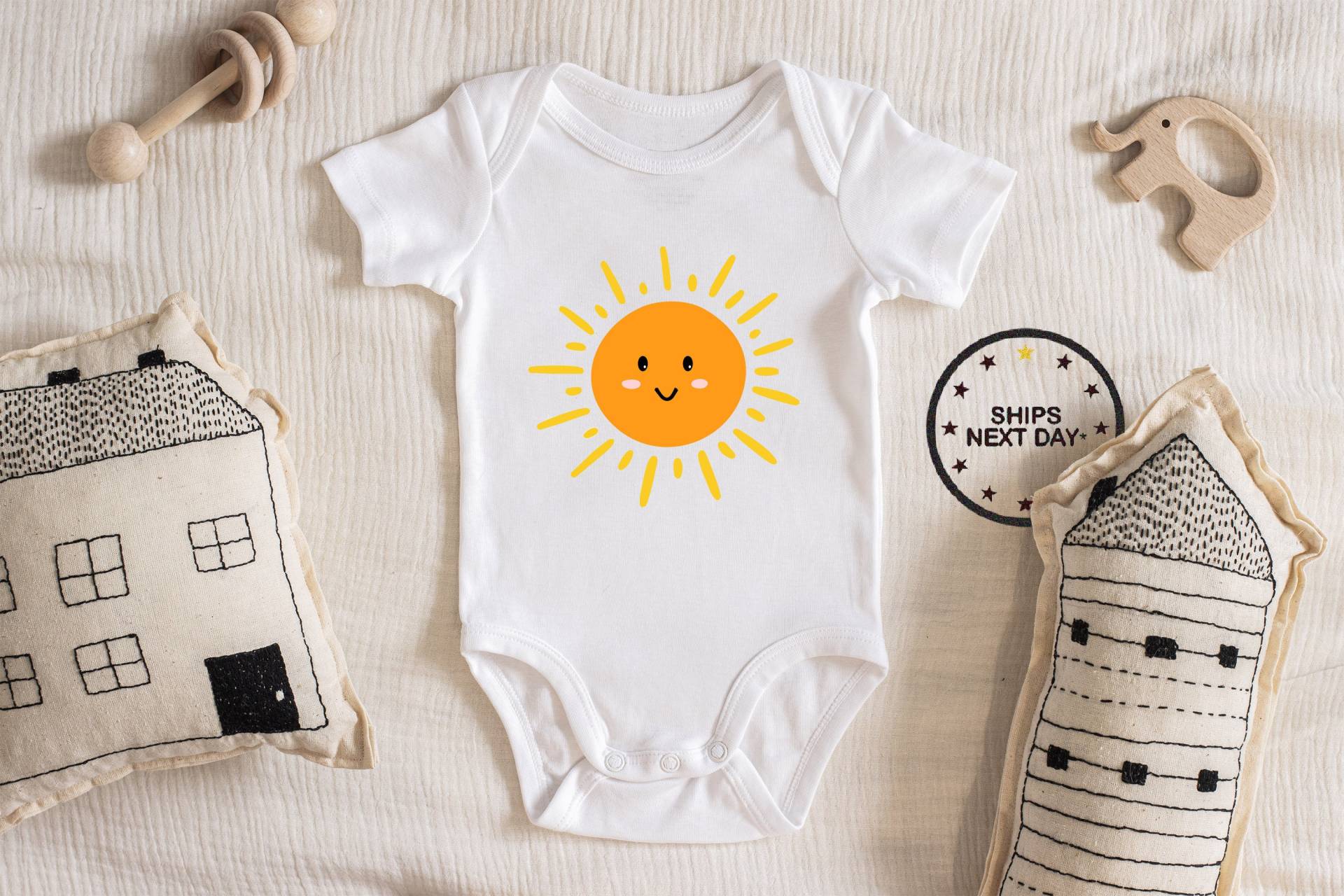 Lächelnde Sonne Baby Body Junge Mädchen Unisex Kleidung Neue Schwangerschaft Ankündigung Baby-Dusche-Geschenk-Idee Bodysuit 222 von ChloesFund