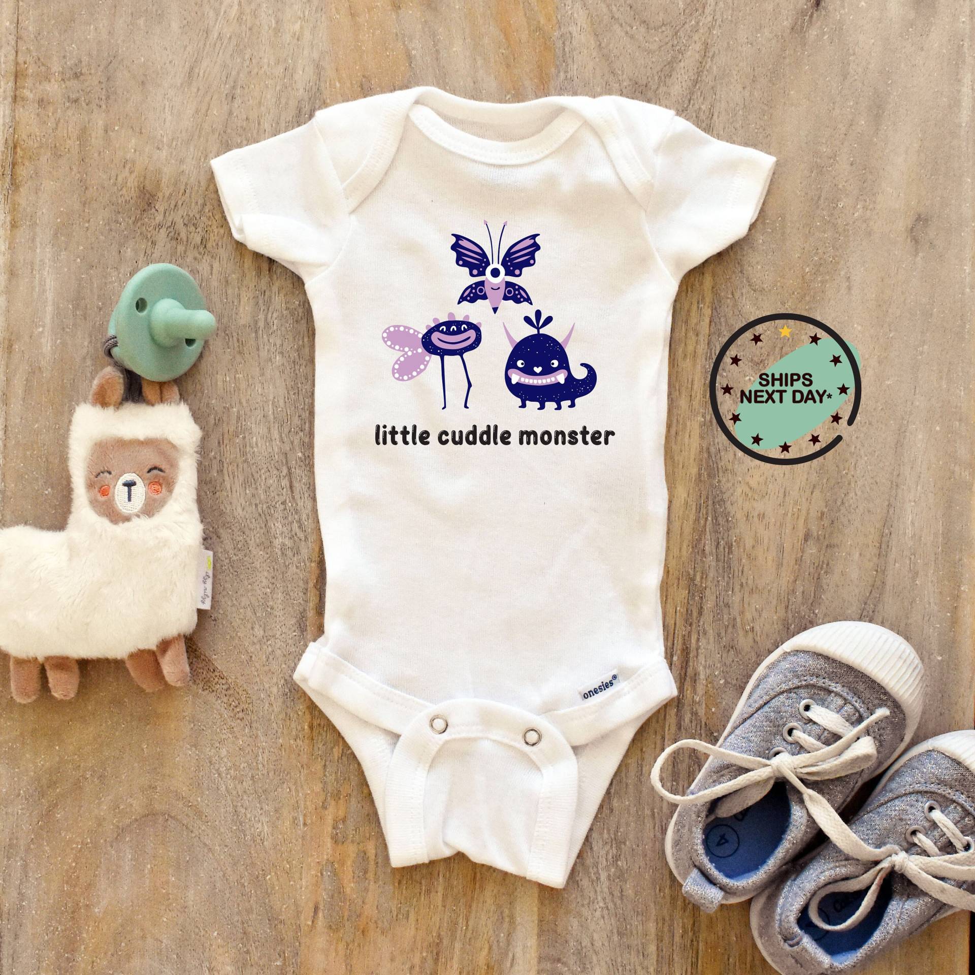 Little Cuddle Monster Cute Baby Body, Baby-Mädchen-Unisex-Kleidung Neue Schwangerschaft Ankündigung Dusche Geschenkidee Bodysuit 186 von ChloesFund