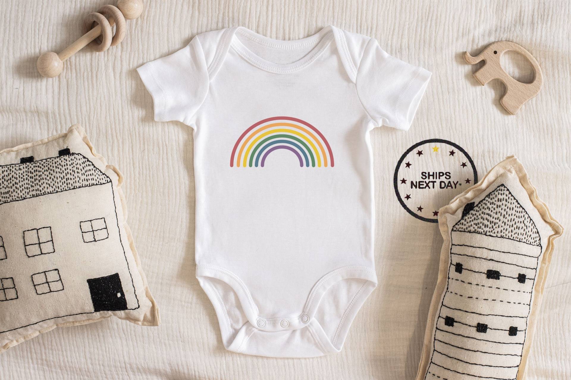 Regenbogen Baby Body Junge Mädchen Unisex Kleidung Neue Schwangerschaft Ankündigung Baby-Dusche-Geschenk-Idee Bodysuit 217 von ChloesFund