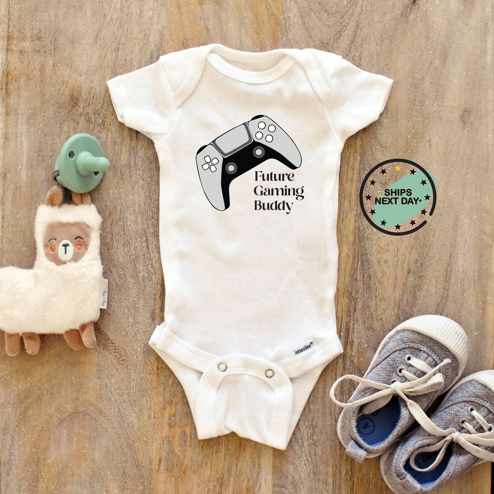 Zukunft Gaming Buddy Baby Body Junge Mädchen Unisex Kleidung Neue Schwangerschaft Ankündigung Baby-Dusche-Geschenk-Idee Bodysuit 197 von ChloesFund