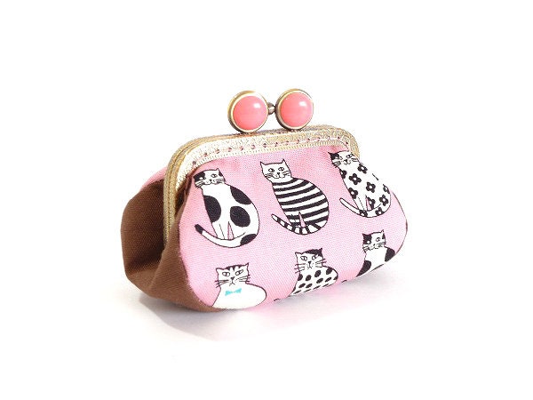 Sitzende Katzen, Metallrahmen Geldbörse, Kussverschluss, Münzbörse, Rosa von ChochoFlower