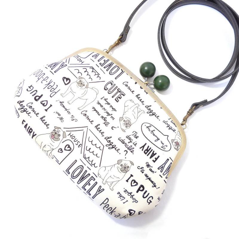 Süßer Mops, Metallrahmen Umhängetasche, Doppelkussverschluss, Hund, G175 von ChochoFlower