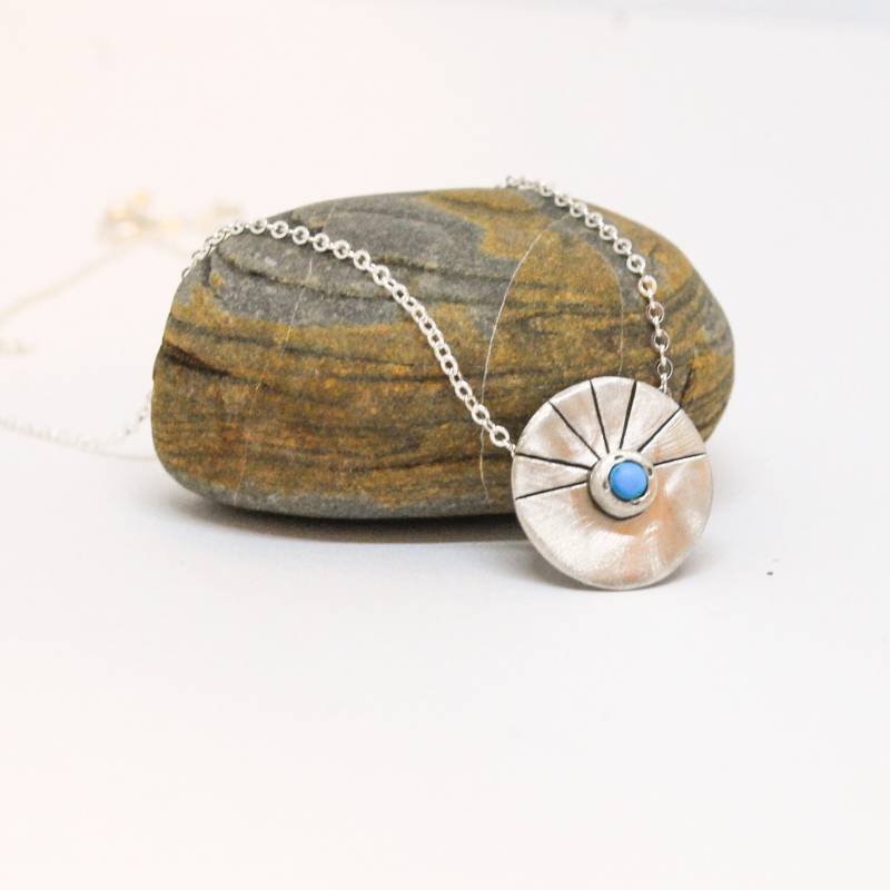 Aytan Round Halskette Sterling Silber Oder 14Kt Gold Vermeil Mit Türkis Stein Lassen Sie Ihre Spuren in Handarbeit Handwerker Schokolade Und Stahl von ChocolateAndSteel