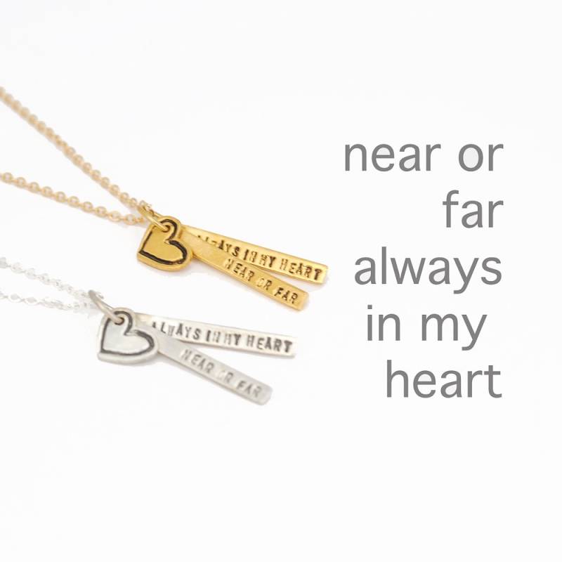 Love Inspirational Quote Halskette, Near Or Far, Always in My Heart, Eco-Friendly Silver & 14Kt Gold Vermeil. Von Schokolade Und Stahl von ChocolateAndSteel