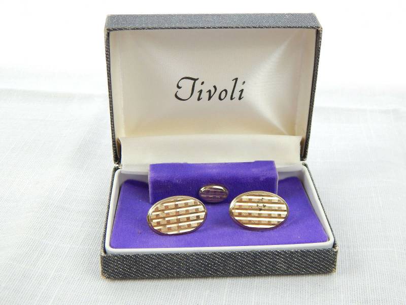 Vintage Tivoli Swank Diamond Cut Karierte Goldtone Manschettenknöpfe Mit Passendem Tie Tack von ChoicesByDeni