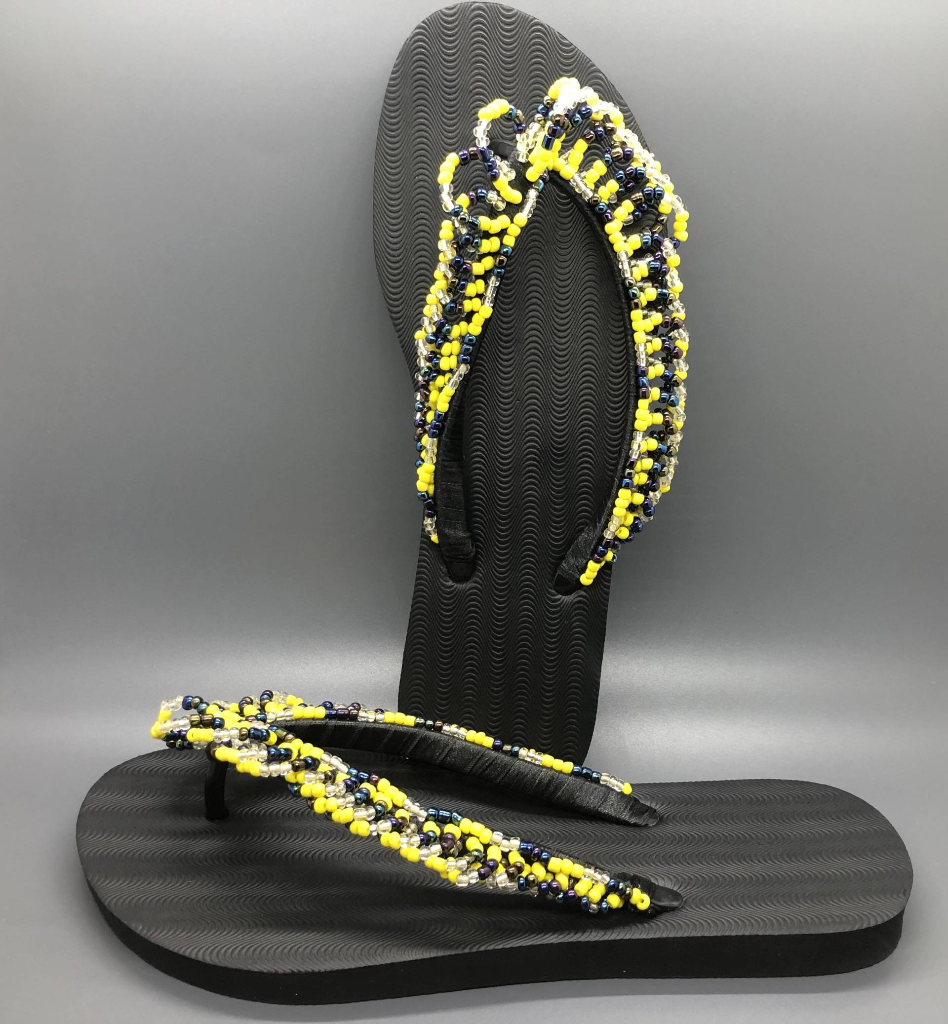 Perlen Flip Flops Hausschuhe | Handgefertigte Aus Ghana Uk-Größe 7, 5-9 Us 9-11 Perlen Flip Flops Hausschuhe | Handgefertigte Aus Ghana Uk-Größe 7, 5-9 Us 9-11 von ChoicesCollections