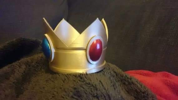 Prinzessin Peach-Inspirierte Krone - 3D Gedruckt Prinzessin Peach-Inspirierte Krone - 3D Gedruckt von Chompworks