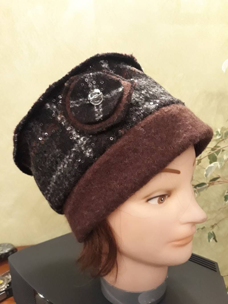 Toque, Haube, Damenhut Aus Brauner Walkwolle Und Karierter Wolle von ChouetChapoCreations