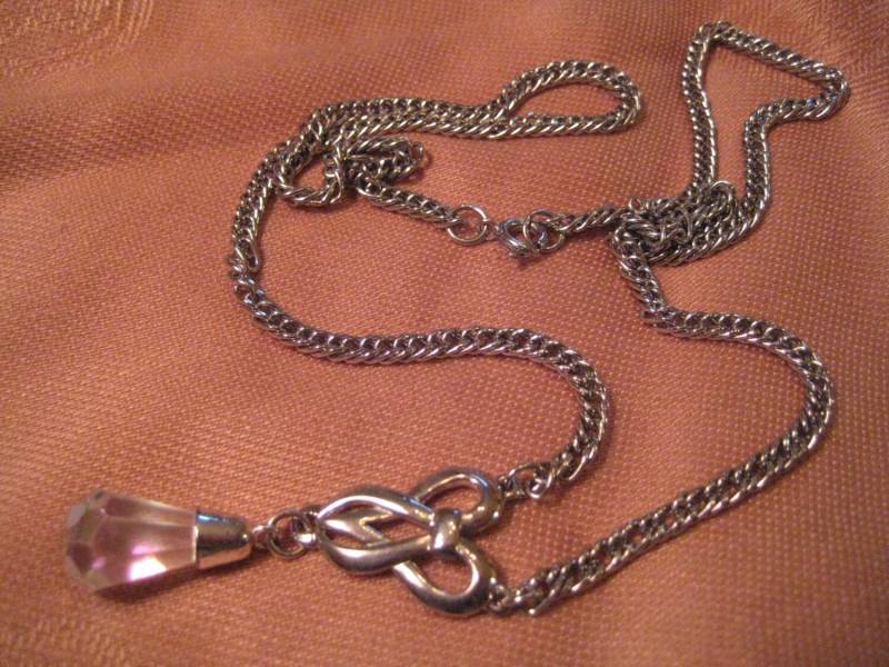 Upcycled Art-Nouveau-stil Halskette Mit Kristallanhänger von ChowMamaJewelry