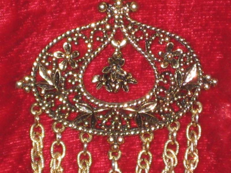 Vintage Bronze Farbigen Filigrane Anhänger von ChowMamaJewelry