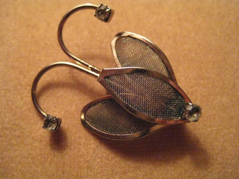 Vintage Silber Ton Und Strass Brosche von ChowMamaJewelry