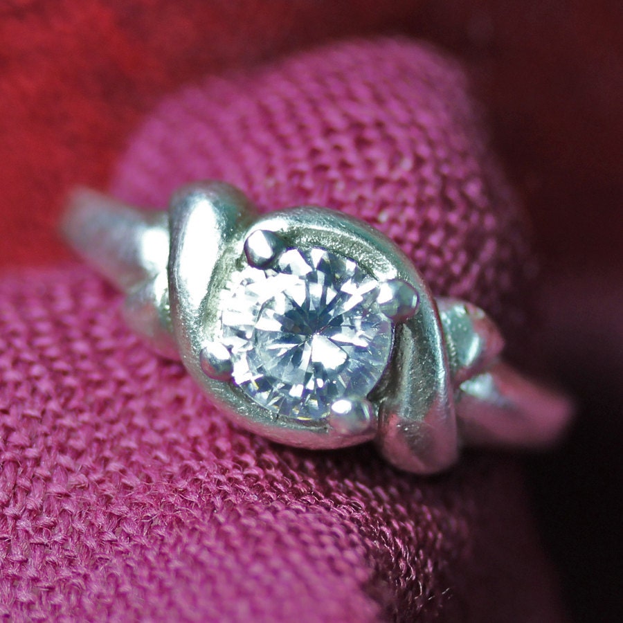 sterling Silber Und Zirkonia Ring von ChowMamaJewelry