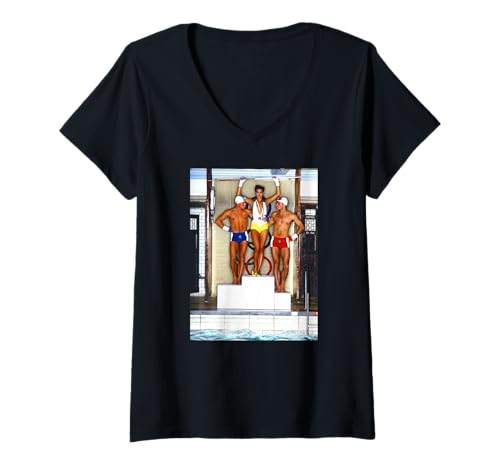 Damen Modell Yasmin Le Bon Athletic Schwimmen Duffy Fotografie T-Shirt mit V-Ausschnitt von Chris Duffy Photography